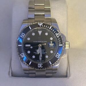 90s Style Diver Watch – 40mm, Black Dial & Bezel